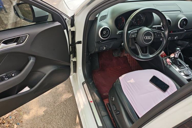 Used Audi A3 2020 Sportback 35 TFSI Fashion Edition China VI Emission Standard Driver Seat