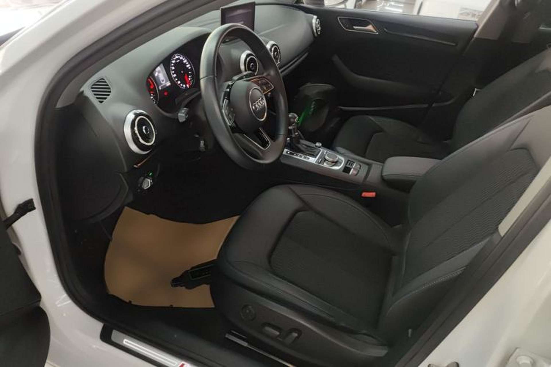 Used Audi A3 2020 Limousine 35 TFSI Fashion Edition China VI Emission Standard Driver Seat