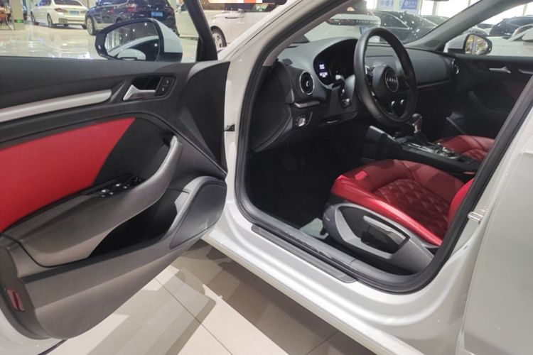 Used Audi A3 2020 Restyled Sportback 35 TFSI Entry-Level China VI Emission Standard Driver Seat