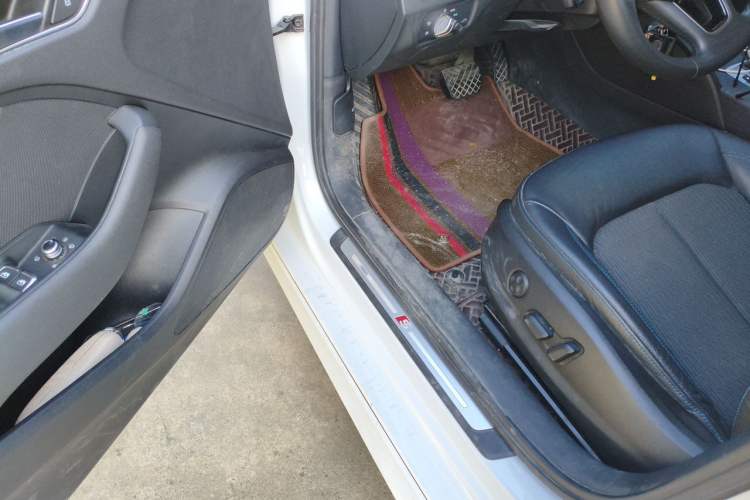 Used Audi A3 2020 Limousine 35 TFSI Fashion Edition China VI Emission Standard Driver Seat