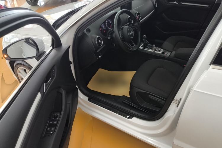 Used Audi A3 2020 Restyled Sportback 35 TFSI Entry-Level China VI Emission Standard Driver Seat