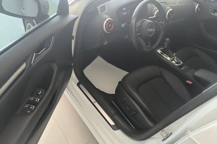 Used Audi A3 2020 Sportback 35 TFSI Fashion Edition China VI Emission Standard Driver Seat