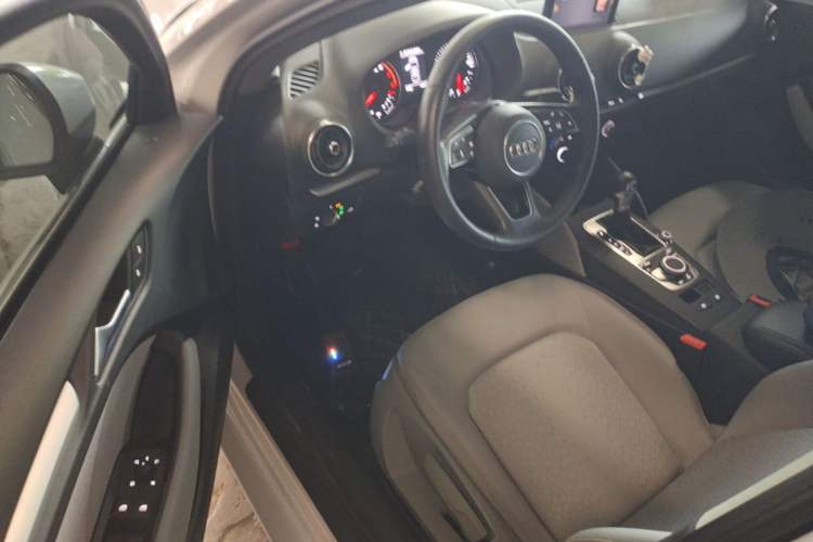 Used Audi A3 2020 Limousine 35 TFSI Ambition China VI Driver Seat