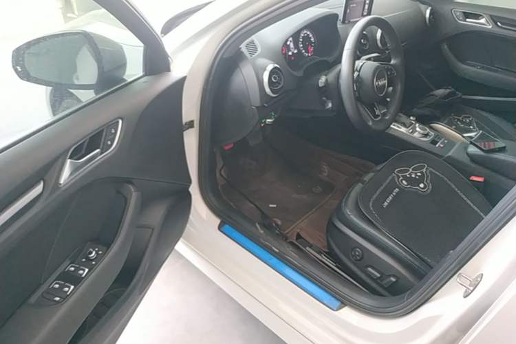 Used Audi A3 2020 Limousine 35 TFSI Fashion Edition China VI Emission Standard Driver Seat