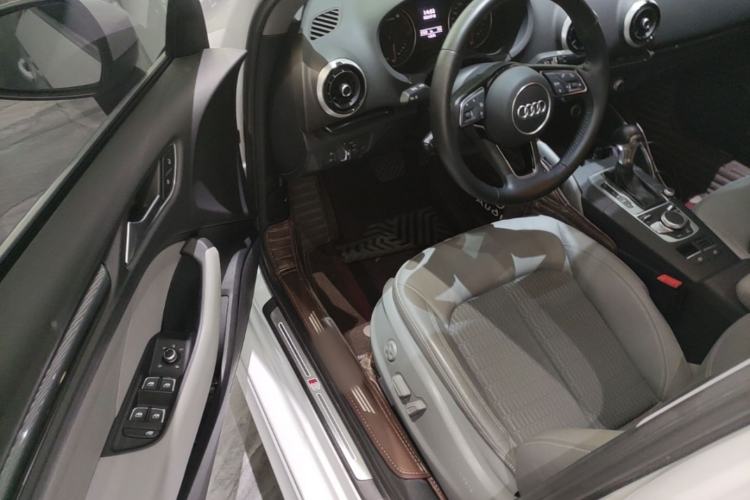 Used Audi A3 2020 Limousine 35 TFSI Fashion Edition China VI Emission Standard Driver Seat
