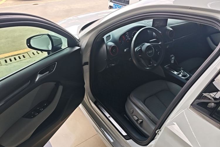 Used Audi A3 2020 Limousine 35 TFSI Fashion Edition China VI Emission Standard Driver Seat