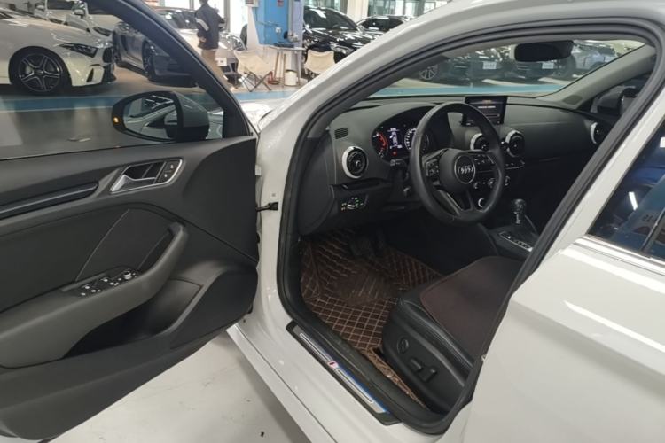 Used Audi A3 2020 Limousine 35 TFSI Fashion Edition China VI Emission Standard Driver Seat
