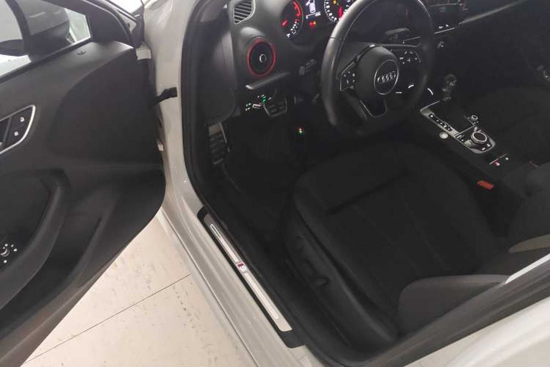 Used Audi A3 2020 Sportback 35 TFSI Sporty Model China VI Driver Seat
