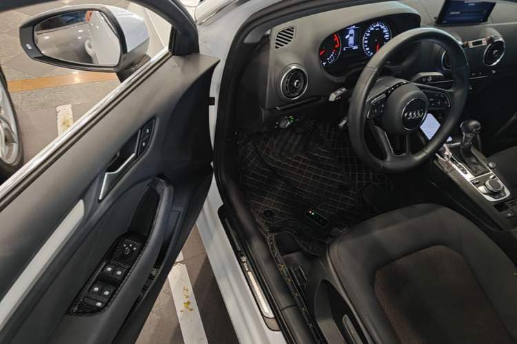 Used Audi A3 2020 Sportback 35 TFSI Ambition China VI Driver Seat