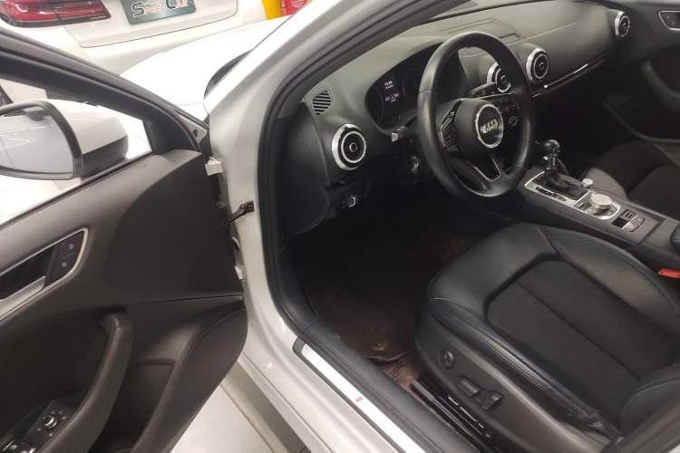 Used Audi A3 2020 Limousine 35 TFSI Fashion Edition China VI Emission Standard Driver Seat