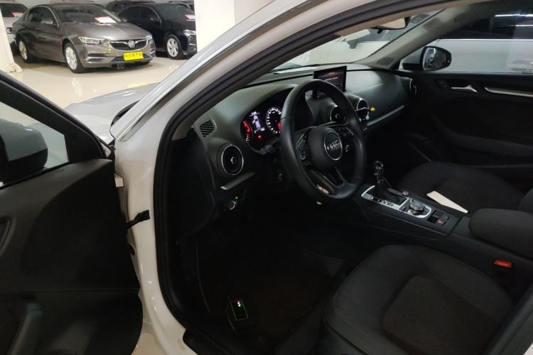 Used Audi A3 2020 Sportback 35 TFSI Ambition China VI Driver Seat