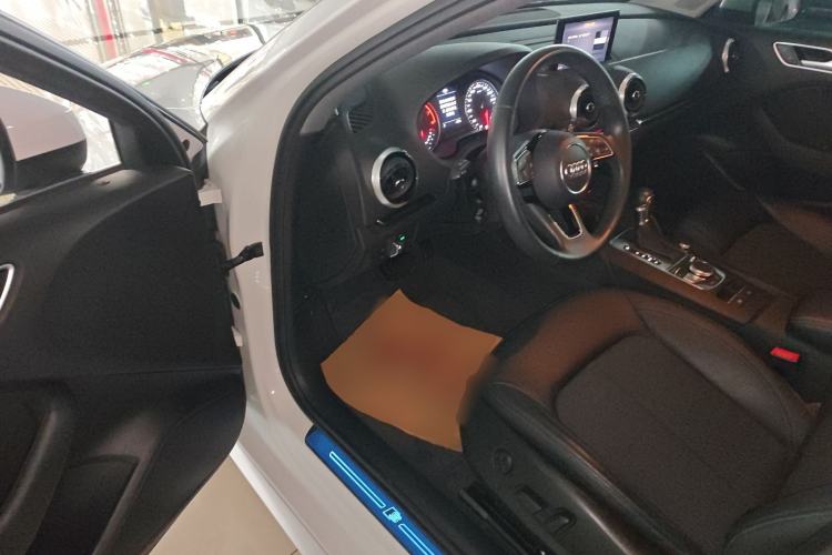 Used Audi A3 2020 Limousine 35 TFSI Fashion Edition China VI Emission Standard Driver Seat