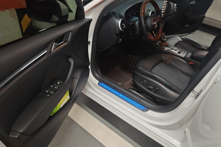 Used Audi A3 2020 Sportback 35 TFSI Fashion Edition China VI Emission Standard Driver Seat