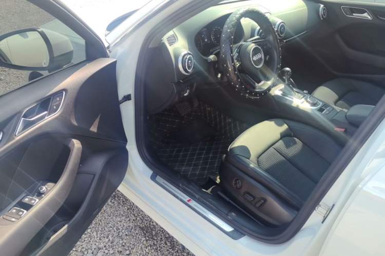 Used Audi A3 2020 Sportback 35 TFSI Fashion Edition China VI Emission Standard Driver Seat