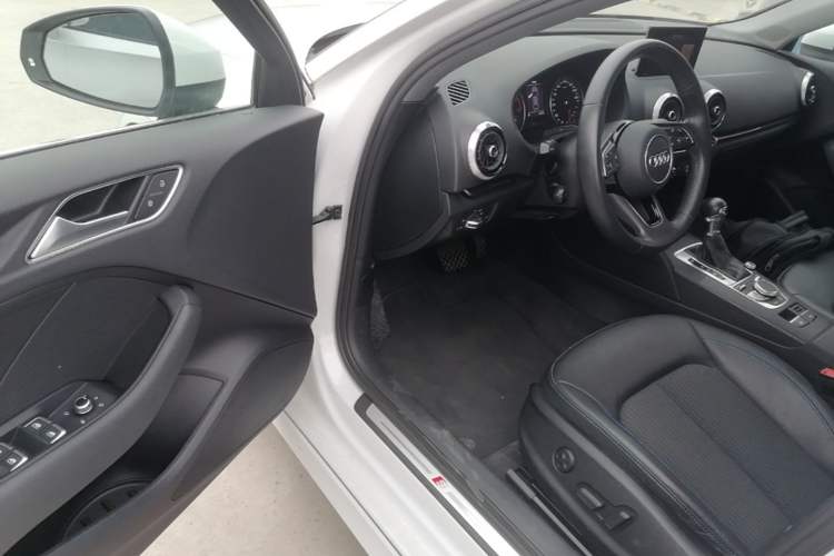 Used Audi A3 2020 Limousine 35 TFSI Fashion Edition China VI Emission Standard Driver Seat