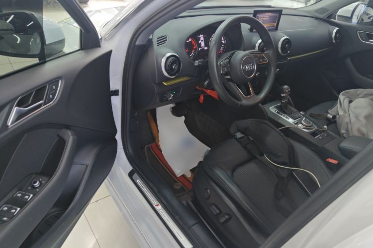 Used Audi A3 2020 Sportback 35 TFSI Fashion Edition China VI Emission Standard Driver Seat