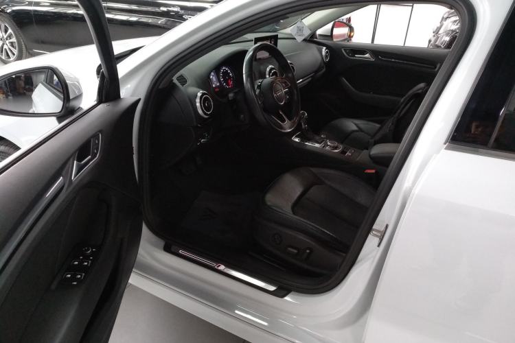 Used Audi A3 2020 Limousine 35 TFSI Fashion Edition China VI Emission Standard Driver Seat