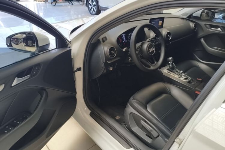 Used Audi A3 2020 Limousine 35 TFSI Ambition China VI Driver Seat