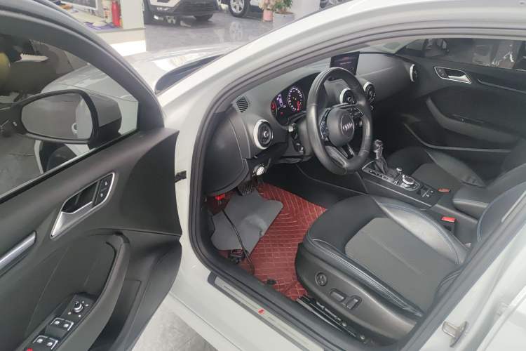 Used Audi A3 2020 Limousine 35 TFSI Fashion Edition China VI Emission Standard Driver Seat