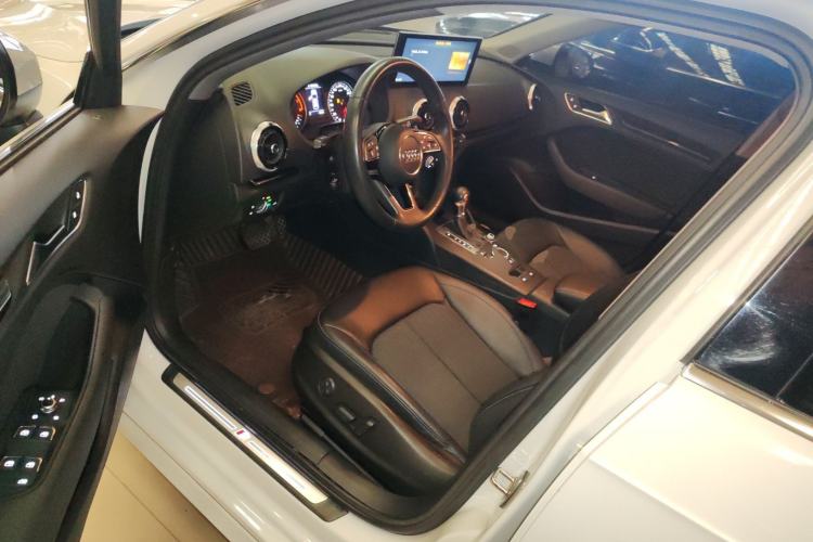 Used Audi A3 2020 Sportback 35 TFSI Fashion Edition China VI Emission Standard Driver Seat
