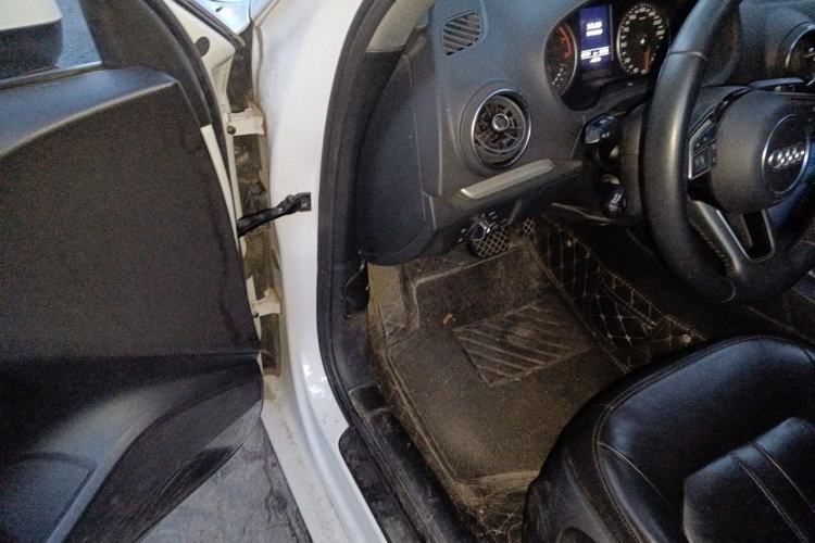 Used Audi A3 2020 Limousine 35 TFSI Ambition China VI Driver Seat