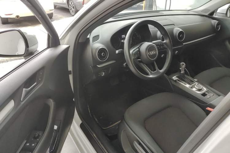 Used Audi A3 2020 Restyled Sportback 35 TFSI Entry-Level China VI Emission Standard Driver Seat