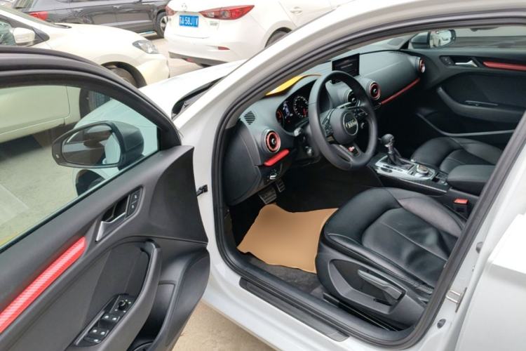 Used Audi A3 2020 Limousine 35 TFSI Ambition China VI Driver Seat