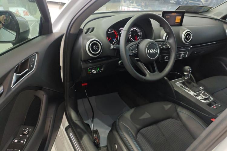 Used Audi A3 2020 Limousine 35 TFSI Fashion Edition China VI Emission Standard Driver Seat