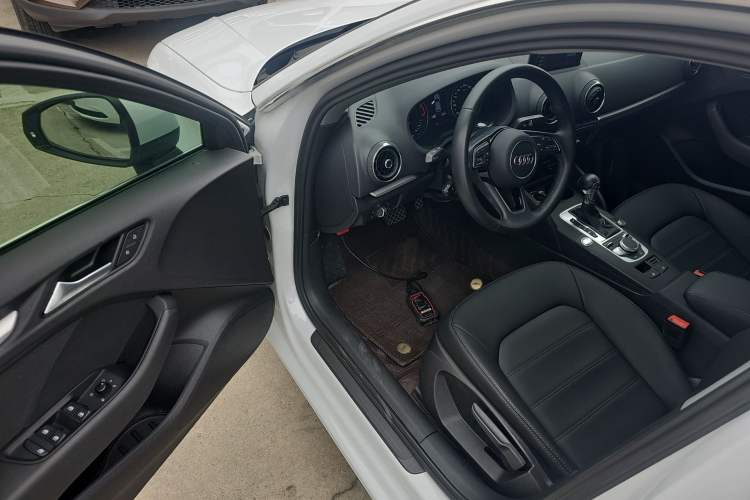 Used Audi A3 2020 Sportback 35 TFSI Ambition China VI Driver Seat