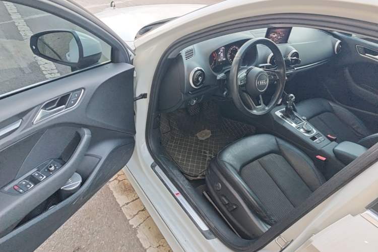 Used Audi A3 2020 Limousine 35 TFSI Fashion Edition China VI Emission Standard Driver Seat