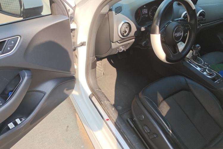 Used Audi A3 2020 Limousine 35 TFSI Fashion Edition China VI Emission Standard Driver Seat