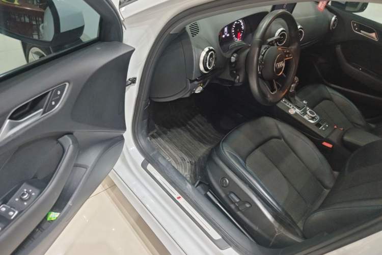 Used Audi A3 2020 Limousine 35 TFSI Fashion Edition China VI Emission Standard Driver Seat