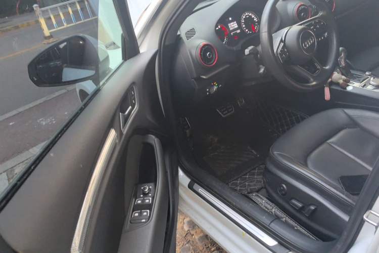 Used Audi A3 2020 Sportback 35 TFSI Style Edition China VI Emission Standard Driver Seat