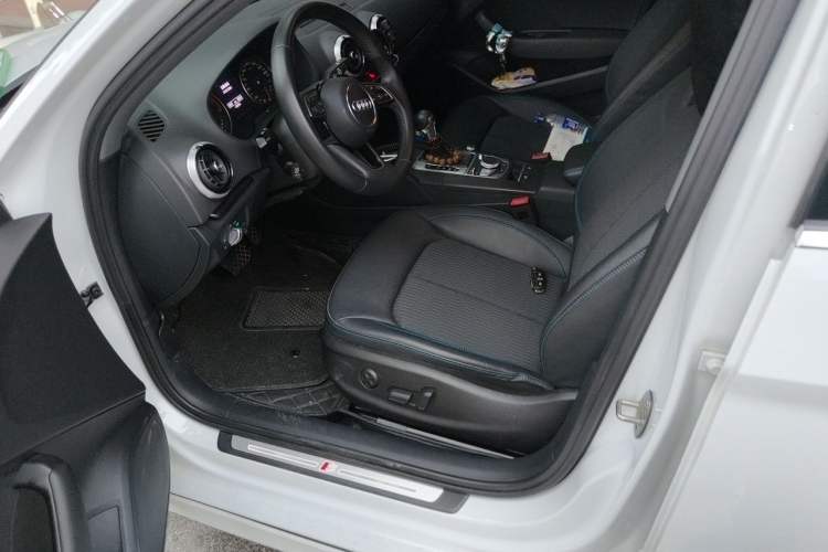 Used Audi A3 2020 Limousine 35 TFSI Fashion Edition China VI Emission Standard Driver Seat