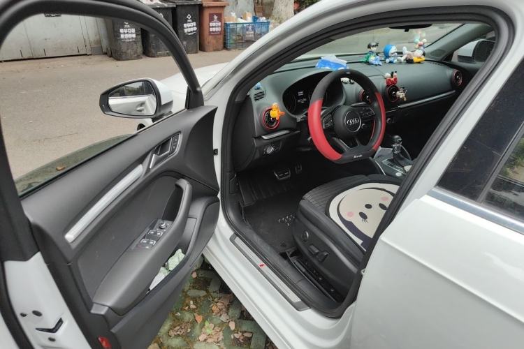 Used Audi A3 2020 Sportback 35 TFSI Sporty Model China VI Driver Seat