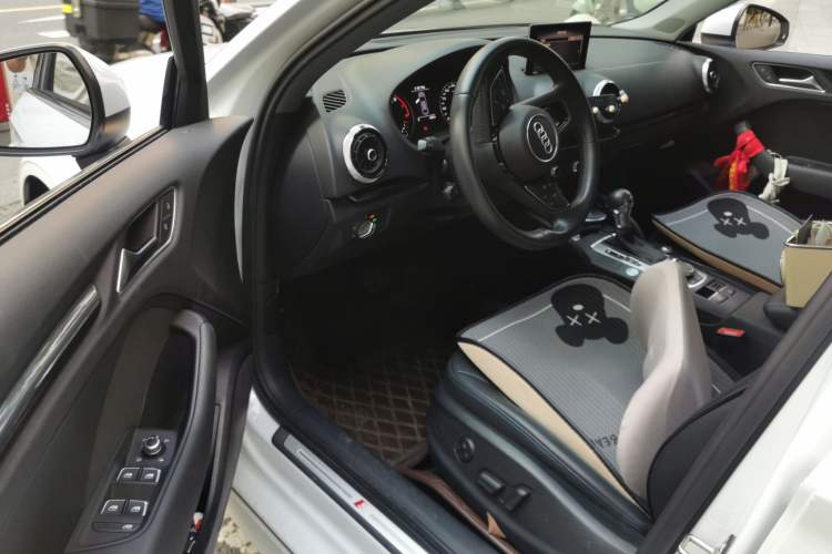 Used Audi A3 2020 Limousine 35 TFSI Fashion Edition China VI Emission Standard Driver Seat