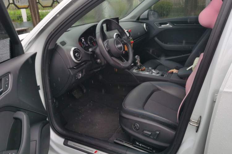 Used Audi A3 2020 Sportback 35 TFSI Fashion Edition China VI Emission Standard Driver Seat