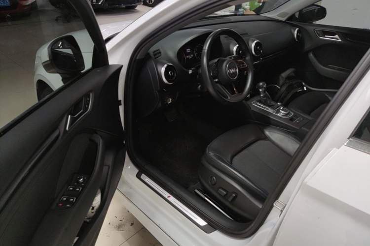 Used Audi A3 2020 Limousine 35 TFSI Fashion Edition China VI Emission Standard Driver Seat