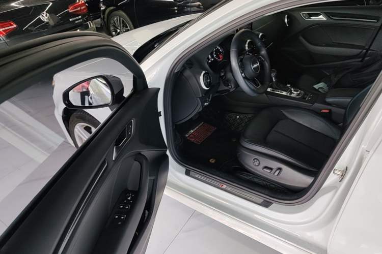Used Audi A3 2020 Limousine 35 TFSI Fashion Edition China VI Emission Standard Driver Seat