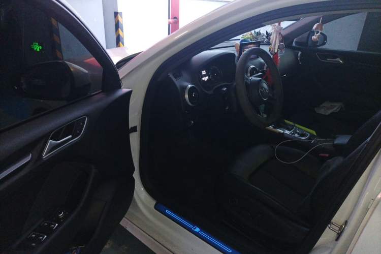Used Audi A3 2020 Limousine 35 TFSI Fashion Edition China VI Emission Standard Driver Seat