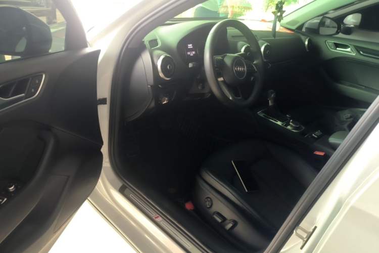 Used Audi A3 2020 Limousine 35 TFSI Fashion Edition China VI Emission Standard Driver Seat