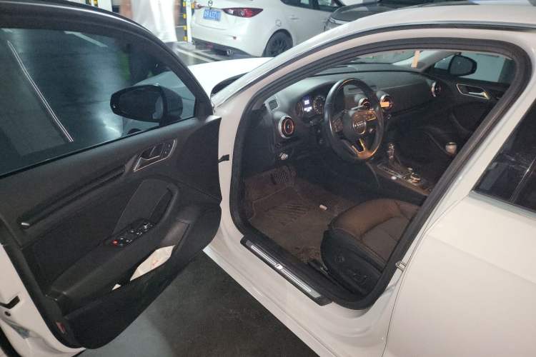 Used Audi A3 2020 Sportback 35 TFSI Fashion Edition China VI Emission Standard Driver Seat