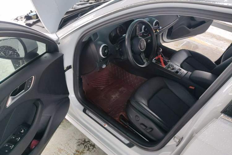 Used Audi A3 2020 Sportback 35 TFSI Fashion Edition China VI Emission Standard Driver Seat