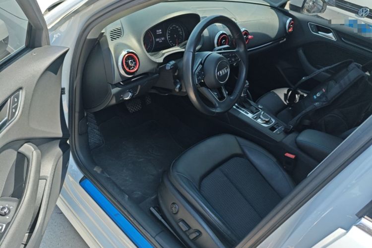 Used Audi A3 2020 Sportback 35 TFSI Fashion Edition China VI Emission Standard Driver Seat