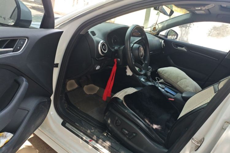 Used Audi A3 2020 Sportback 35 TFSI Fashion Edition China VI Emission Standard Driver Seat
