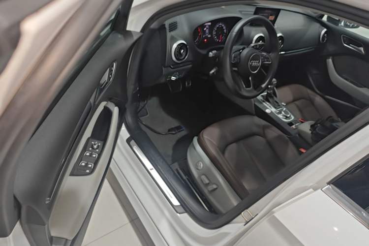 Used Audi A3 2020 Limousine 35 TFSI Fashion Edition China VI Emission Standard Driver Seat