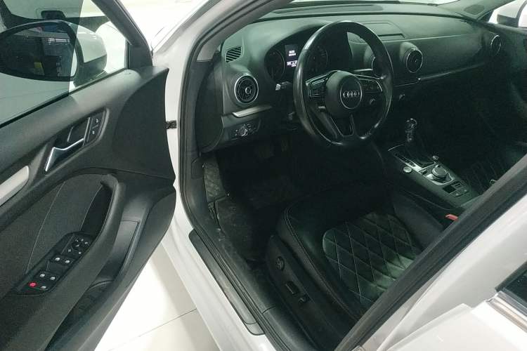 Used Audi A3 2020 Restyled Sportback 35 TFSI Entry-Level China VI Emission Standard Driver Seat