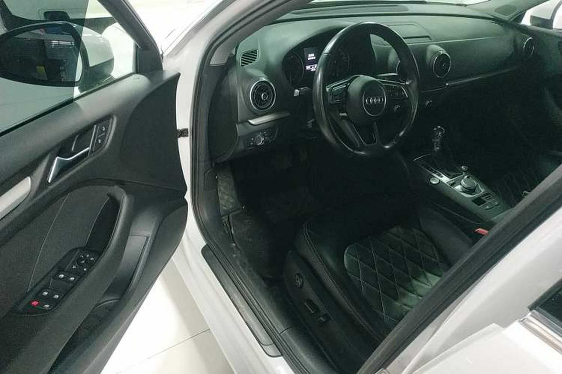 Used Audi A3 2020 Restyled Sportback 35 TFSI Entry-Level China VI Emission Standard Driver Seat