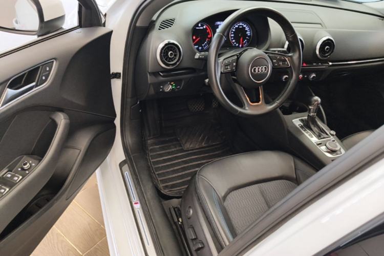 Used Audi A3 2020 Limousine 35 TFSI Fashion Edition China VI Emission Standard Driver Seat