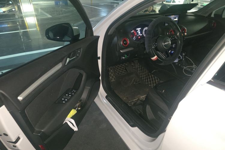 Used Audi A3 2020 Limousine 35 TFSI Ambition China VI Driver Seat